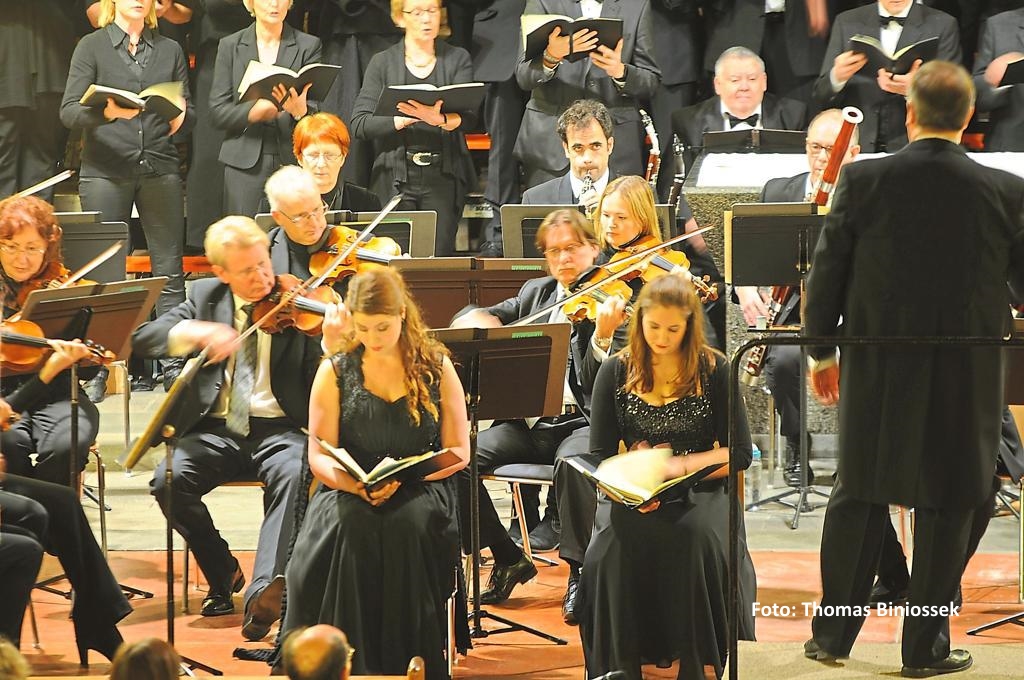 Capella-Loburgensis-Musik-Verein-Oelde-und-Nordwestdeutsche-Philharmonie-fuehren-Mozarts-Requiem-auf_image_1024_width_12